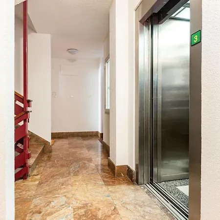 アパート Amplio Y Acogedor Piso En Pleno Barrio De Gros, En Donostia - *