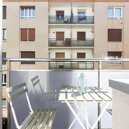 Amplio Y Acogedor Piso En Pleno Barrio De Gros, En Donostia -