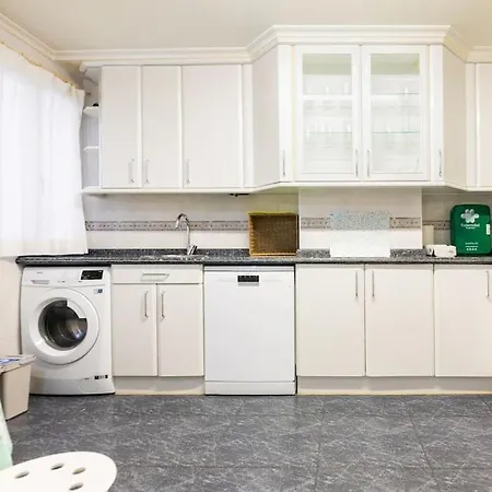 Daire Amplio Y Acogedor Piso En Pleno Barrio De Gros, En Donostia - *