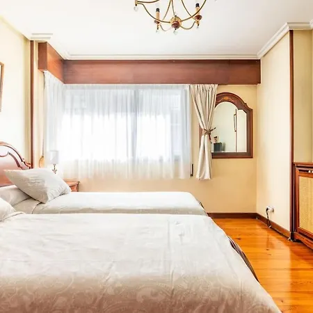 Amplio Y Acogedor Piso En Pleno Barrio De Gros, En Donostia - San Sebastián